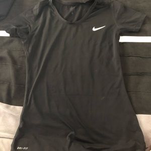 nike drifit tee size L